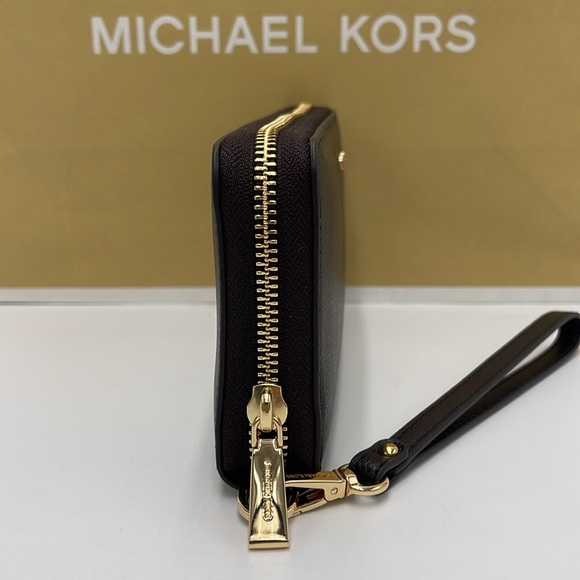 Michael Kors JST Lg Leather Continental Wallet Wristlet Phone Holder 
Chocolate - Picture 9 of 16